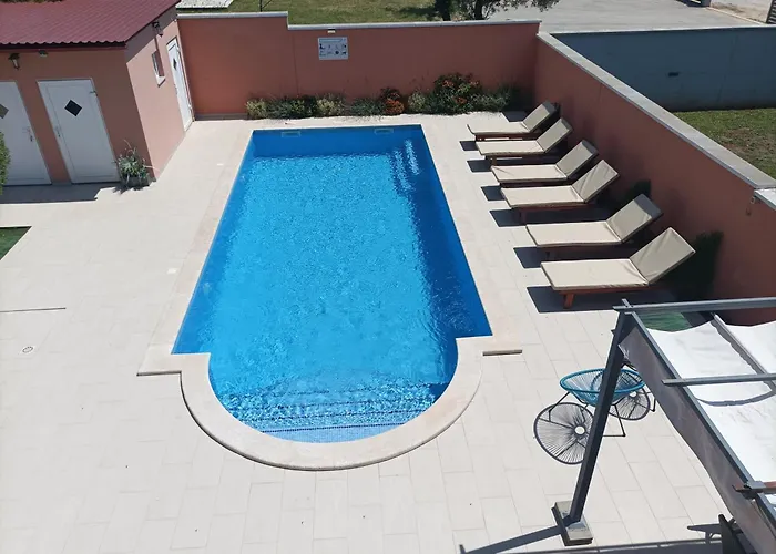 House Monte Cherpo